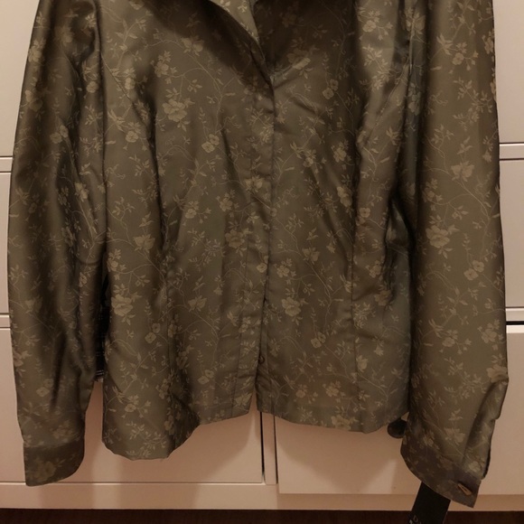 Button down blouse - Picture 2 of 6